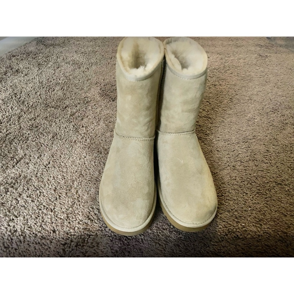 UGG Classic Short Boots in Sand - Vintage